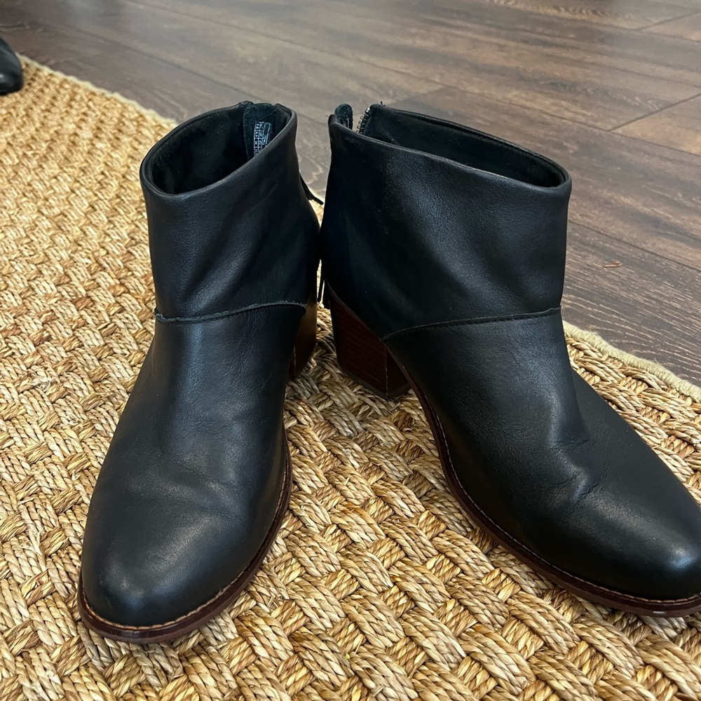 Toms Classic Black Ankle Boots